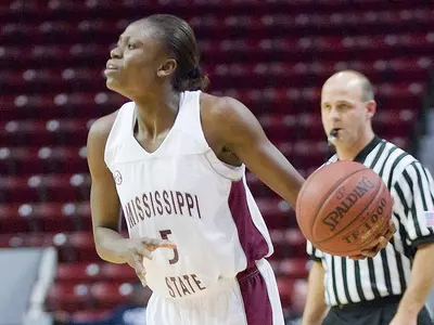 #13 Texas Hands #19 Lady Bulldogs First Loss Of Season, 73-55