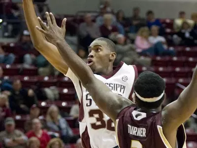 Varnado To Return For Senior Season