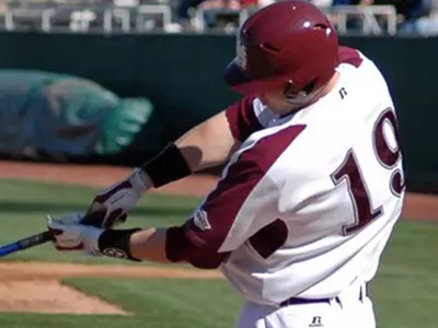 Diamond Dogs Top UALR 6-3 For Series Split
