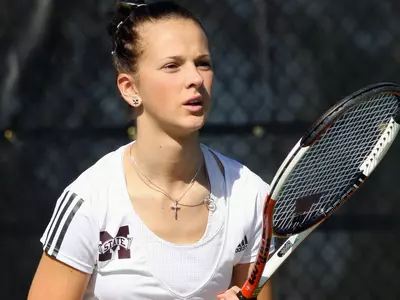 Lady Bulldog Tennis Edges Indiana State, 4-3