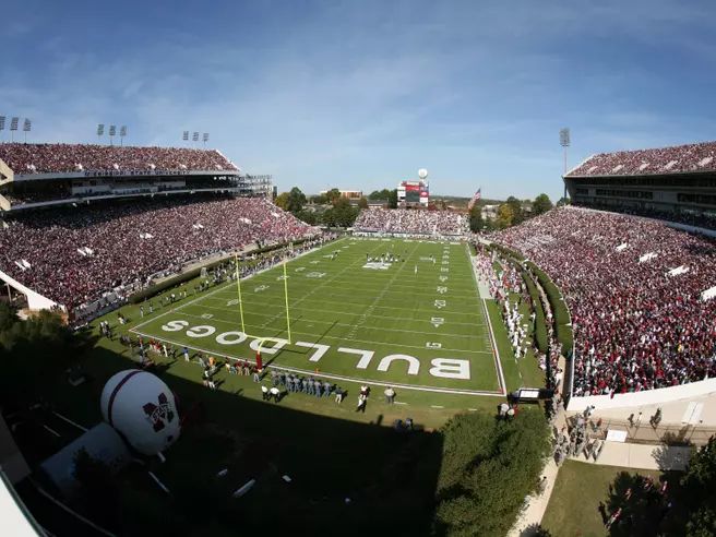 Adkerson, Thompson Named Coaches For Maroon-White Game