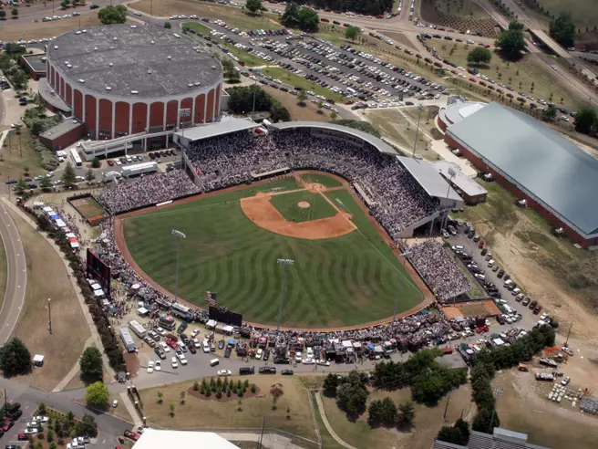 Diamond Dogs Open Home SEC Slate Against No. 20 Auburn