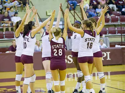 Volleyball Bulldogs Drop Pair In McNeese State Tourney