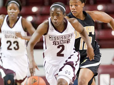 Lady Bulldogs Claim 55-53 Win In Wild Finish At South Carolina