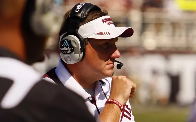Football Resumes Spring Drills After Hiatus
