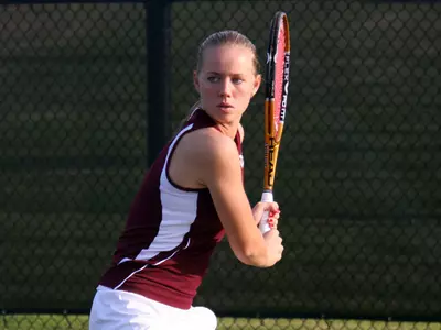 Alabama Rolls Past Lady Bulldogs In 5-2 Victory