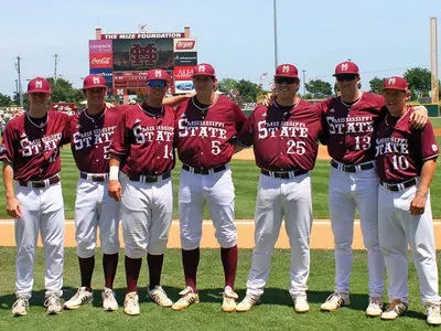 Diamond Dogs Fall To Vanderbilt In Extra Innings