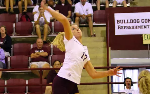 State Volleyball Drops Nailbiter At USC, 3-2