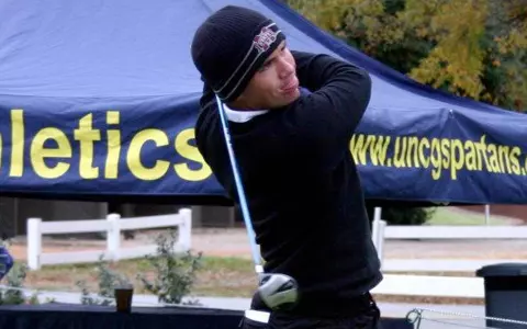 Heaton's 1-Under Highlights Bulldogs' Fourth-Place Card