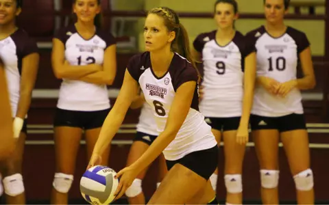State Volleyball Falls At #19 Kentucky