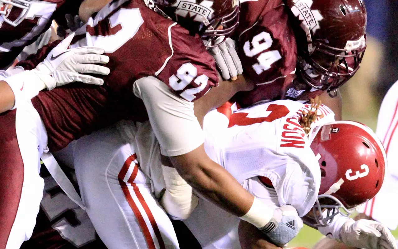 #4 Alabama Pulls Away From MSU, 24-7