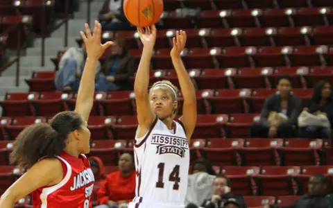 Lady Bulldogs Drop 57-41 Decision To #13 Tennessee