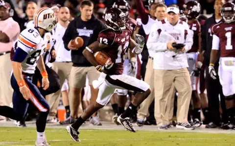 Dogs Cruise Past Skyhawks To Claim 55-17 Homecoming Victory