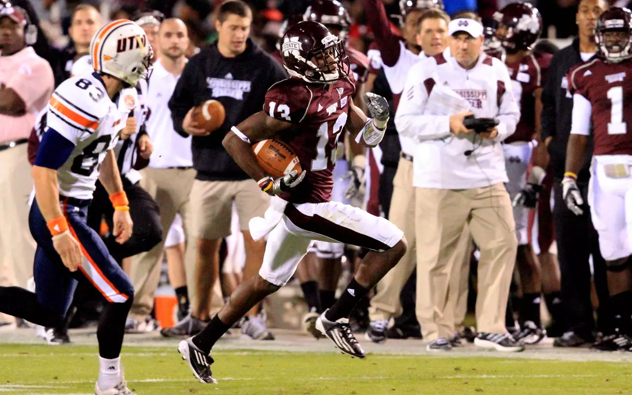 Dogs Cruise Past Skyhawks To Claim 55-17 Homecoming Victory