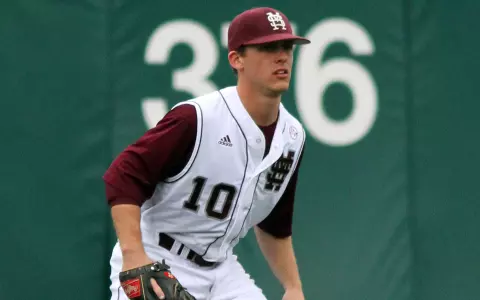 Bulldogs Edge Pioneers, 6-5, To Clinch Series