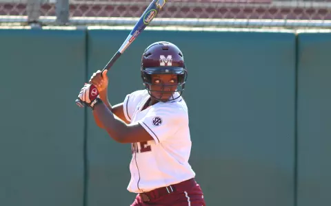 Bulldogs Sweep South Carolina to Open SEC Slate