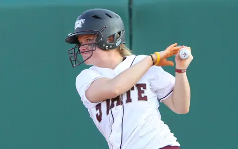 10-0 Start To 2014 For Softball