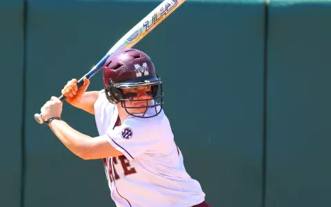 Bulldog Softball Opens Fall with 5-4 Walk-Off Win