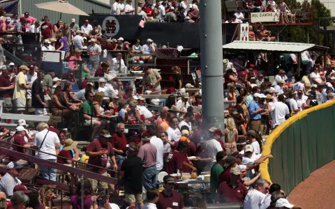 Dogs Climb In Polls, Host URI Rams In Midweek Series