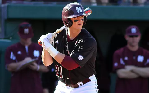 Top-Ranked Gators Turn Back Diamond Dogs' Bid For Omaha