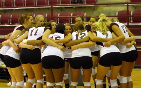 Bulldogs Bow To Rebels In Straight Sets