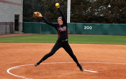 Softball Comes Up Just Short in Doubleheader vs. Florida