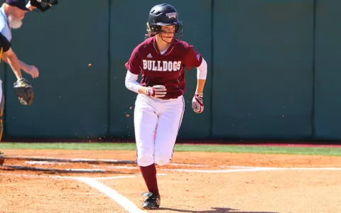 Softball's Rally Falls Short In 5-2 Loss At No. 14 Texas A&M
