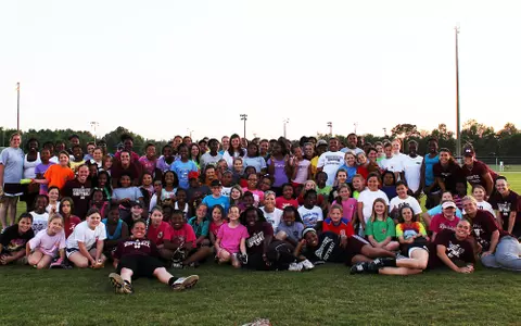 Bulldog Softball Gives Back To Community With Free Clinic
