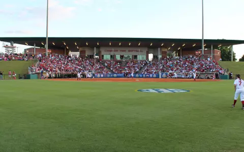 Bulldogs Grind Until Very End In 5-2 Loss To Alabama