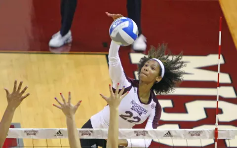 Scott?s Stellar Showing Powers Bulldogs Past South Carolina