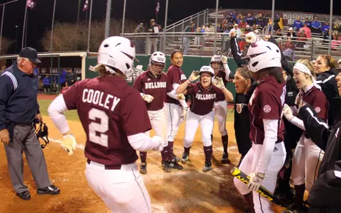 Softball Outscores Opponents 17-1 In Doubleheader Sweep