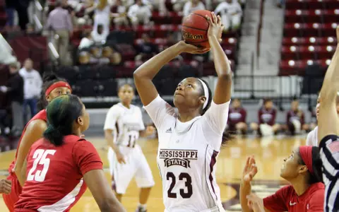 Bulldogs Use Dominant Inside Play To Power Past Alabama