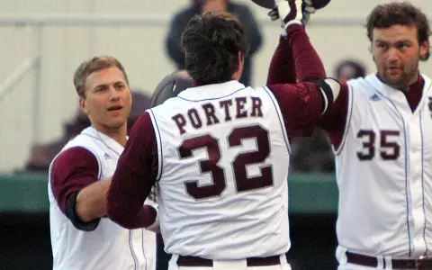 Porter Stars As Diamond Dogs Surge Past Governors, 13-5