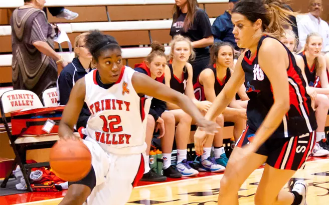 Bulldogs Ink Trinity Valley CC Standout Savannah Carter