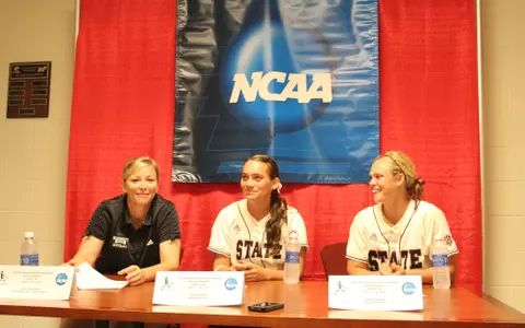 Softball Ends 2013 Season With DH Split At NCAA Mobile Regional