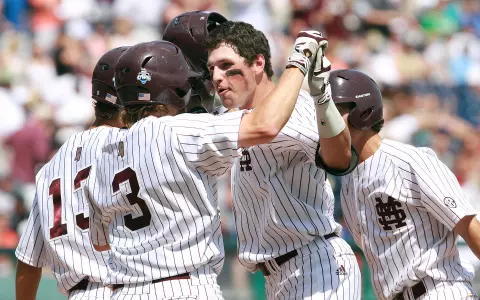 Bulldogs Oust Beavers, 4-1, To Advance To College World Series Finals