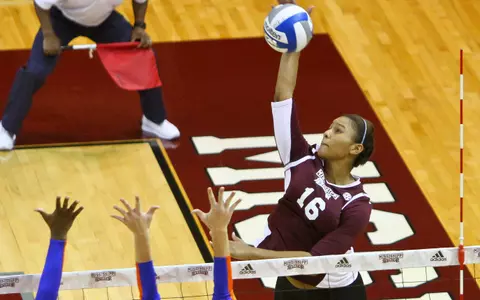 Volleyball Surrenders SEC Opener To Third-Ranked Florida