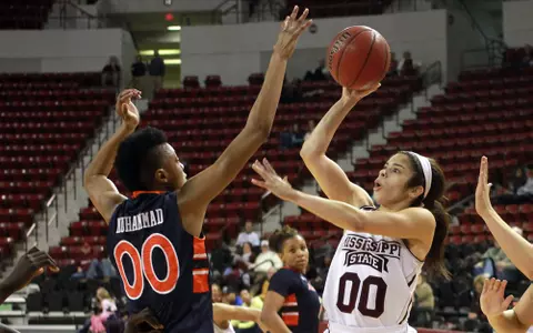Bulldogs Drop Road Decision To Auburn, 51-43