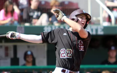 Four-Run Fourth Propels Crusaders To 6-1 Win Against Bulldogs