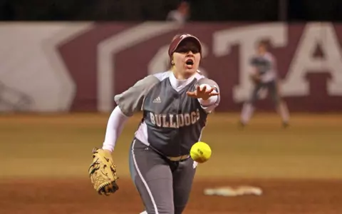 Softball Wins Series, Tops Iowa 5-0