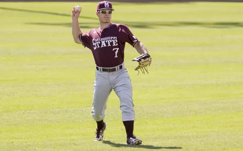 Baseball Drops Game Two Against #25 Arkansas