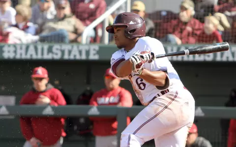 Bulldogs Split Double Dip With Hogs At The Dude