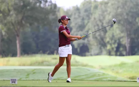 Baik Steps Up, Helps Bulldogs Finish Day Two In Top 10