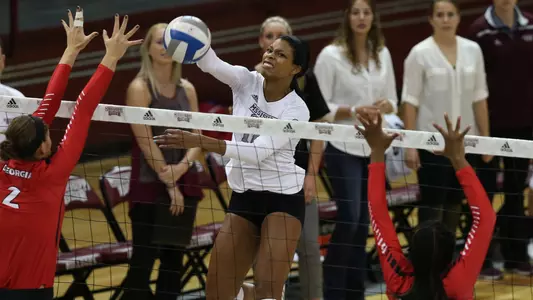 Warren Fuels MSU Volleyball?s 3-0 Victory In Athens