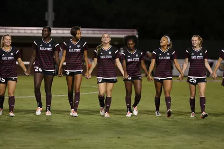No. 19 Auburn Downs MSU 3-0 On Senior Night