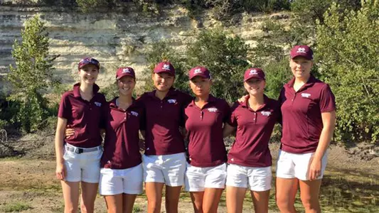 Moberly, Pieters Help Pace The Bulldogs In Texas