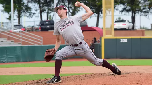 Gray Defeats Maroon 6-3 in Friday Scrimmage