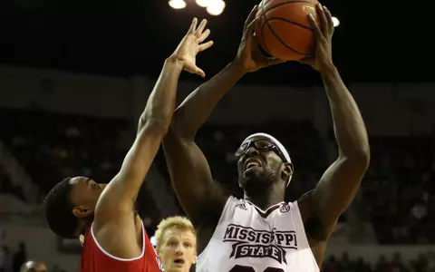 Dogs Travel To UMKC For First True Road Test