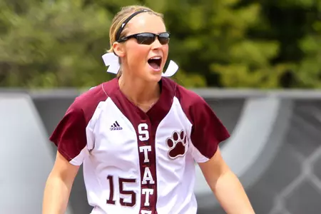 Softball Takes Two on Saturday, Moves to 9-0