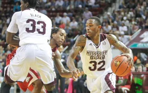 Bulldogs Drop Heartbreaker To No. 17 Arkansas